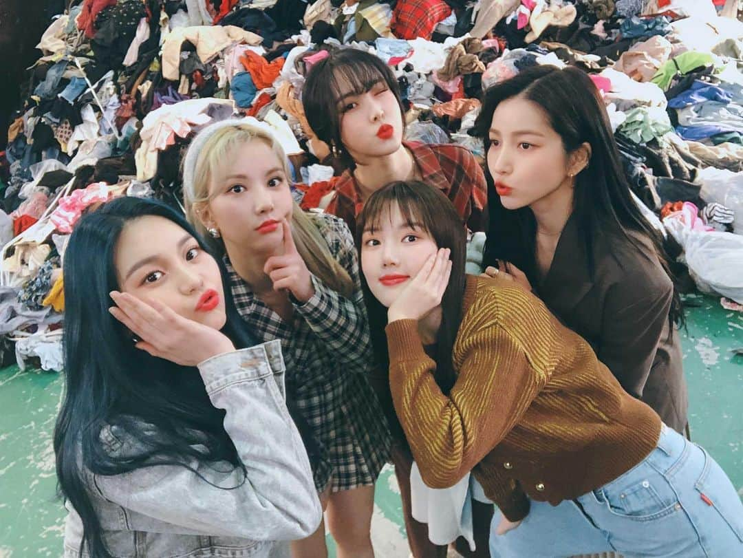 GFriendさんのインスタグラム写真 - (GFriendInstagram)「[📺 #여친Now] #여자친구 #GFRIEND &  #시즌비시즌」1月14日 20時05分 - gfriendofficial