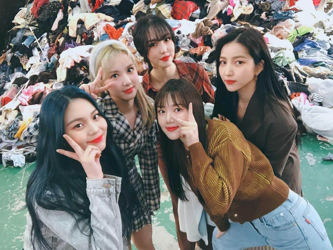 GFriendさんのインスタグラム写真 - (GFriendInstagram)「[📺 #여친Now] #여자친구 #GFRIEND &  #시즌비시즌」1月14日 20時05分 - gfriendofficial