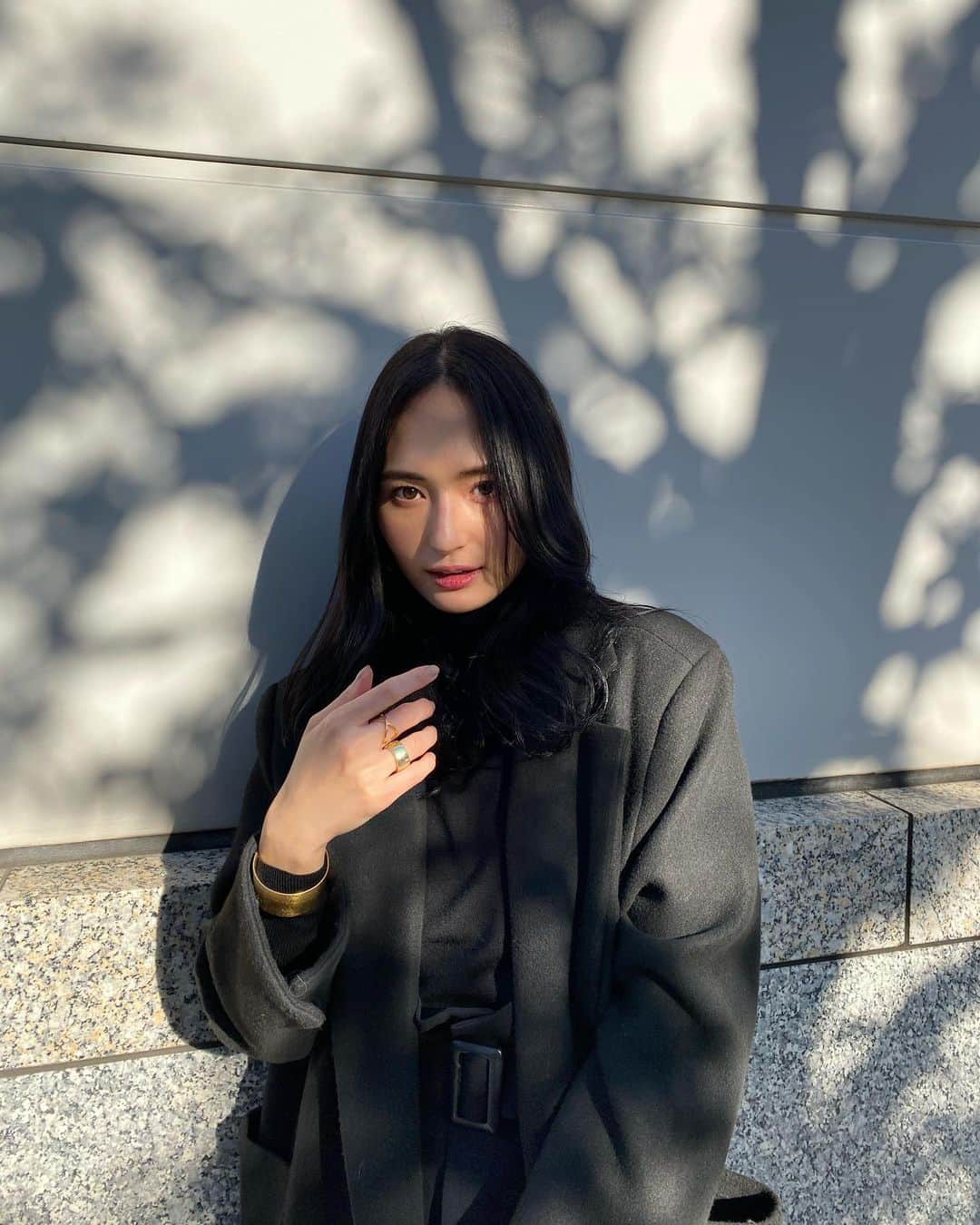 山賀琴子さんのインスタグラム写真 - (山賀琴子Instagram)「カラーしてもらいました❤︎  青みのあるブラックで 透明感がある黒髪に…✴︎  2枚目以降はノーフィルターです  いつもありがとう  @shun_0824 🙏🏻」1月14日 20時05分 - kotokoyamaga