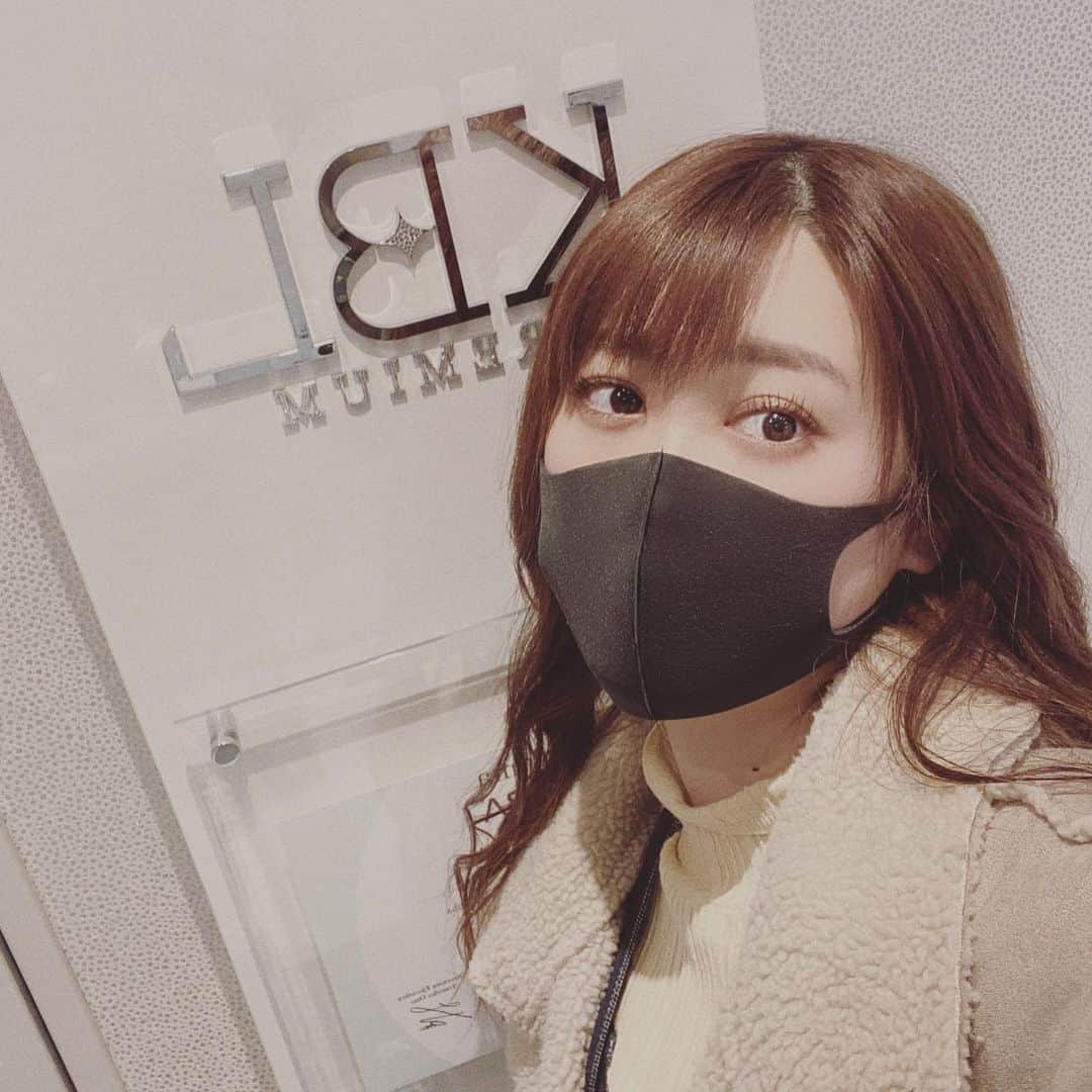 飛鳥凛さんのインスタグラム写真 - (飛鳥凛Instagram)「新年明けてK.B.Lさんに行ってきました✨  コロナで電車にあまり乗りたくない＋いい運動になると思い１時間以上歩いてお店へ🤓 いつもの #エンダモロジー と初の　#エムスカルプト  施術してもらいました♡  エンダモロジーでしっかり脂肪とセルライトを壊してもらいリンパも流し…そしてエムスカルプト  びっくり🥺仰天  お腹だと30分で二万回の腹筋したのと同じ効果があるそうです！ 今回はお尻に当ててもらい #筋トレ効果 が出しづらい裏モモ.内腿に重点をおきました。  一回でマイナス2センチそして筋肉痛💪 毎日の筋トレと合わせ技で一気に絞っていくよー！！！！」1月14日 20時10分 - rin_asuka0328