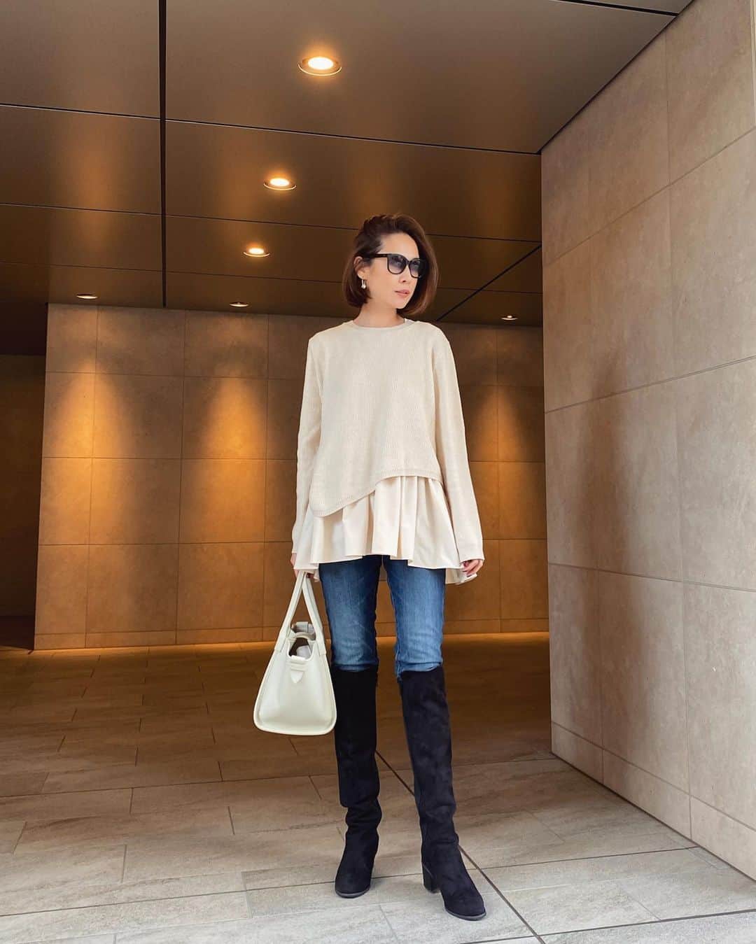 のインスタグラム：「#outfit  @fifth_store のドッキングニット。 一枚で決まるから、シンプルなボトムに合わせやすいです🙆🏼‍♀️  Tops... @fifth_store Denim... #muji Bag... #vasic  #fifth#fifthtl#フィフス#イレヘムドッキングニットプルオーバー#カジュアル#ニット#高身長コーデ#ニットコーデ」