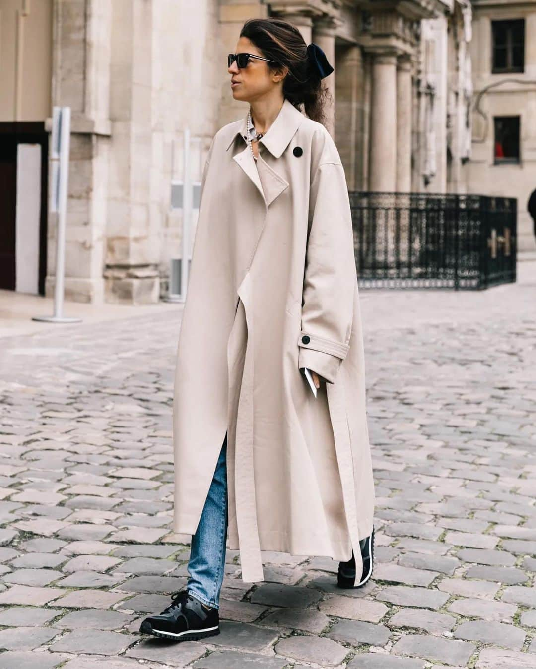 Vogue Parisさんのインスタグラム写真 - (Vogue ParisInstagram)「With the weather forecasts showing nothing but rain and overcast skies for the foreseeable future in Paris, January is looking decidedly grey… all the more reason, then, to brighten things up and make the most of your daily prescribed walk with a killer outfit featuring some super sharp rainwear. Swipe left for street style inspiration from pre-pandemic times. Photos by @sandrasemburg and Diego Anciano @collagevintage2」1月14日 20時34分 - voguefrance