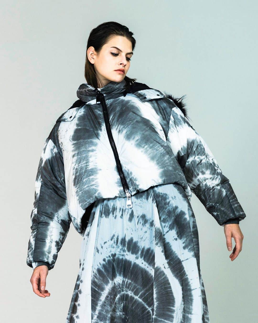 タトラスのインスタグラム：「Using fashion as a means of self-expression, in the 70s and still today, the Tie-dye technique is in universal message of peace and love.  First shown at 20AW Paris Fashion Week, this exclusive TATRAS collection travels through time with elements of nostalgic vintage influence.   Now available for purchase on our website in bio.  #tatras #tatrasofficial  #tatraspeople  #downjacket」
