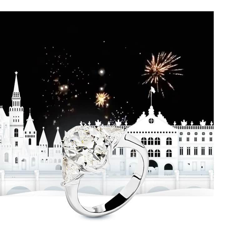 ダミアーニのインスタグラム：「Have you chosen the perfect jewel to celebrate the Old New Year? This elegant #DamianiSpecialClassic ring in white gold and diamonds will make you shine.   #DamianiMasterpiece #OldNewYear #DamianiMoscow」