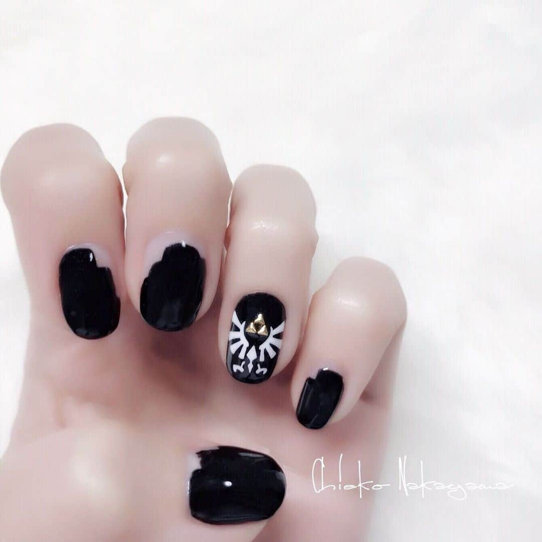 なかやまちえこさんのインスタグラム写真 - (なかやまちえこInstagram)「過去のゼルダネイル💅⠀ ⠀ #nail #nails #nailart #ネイル #美甲 #ネイルアート  #japanesenailart #manucure #japanesenails #manicurist #gelnails #أظافر #네일아트 #미용 #vẽmóng #ngườiđẹp  #เพ้นท์เล็บ #искусствоногтя #artedeuñas #เพ้นท์เล็บเจล #ジェルネイルデザイン #ネイルデザイン #senikuku #nagelkunst #ゼルダの伝説 #ゼルダネイル #legendofzelda #zelda #zeldanails」1月14日 20時38分 - chiekonakayama