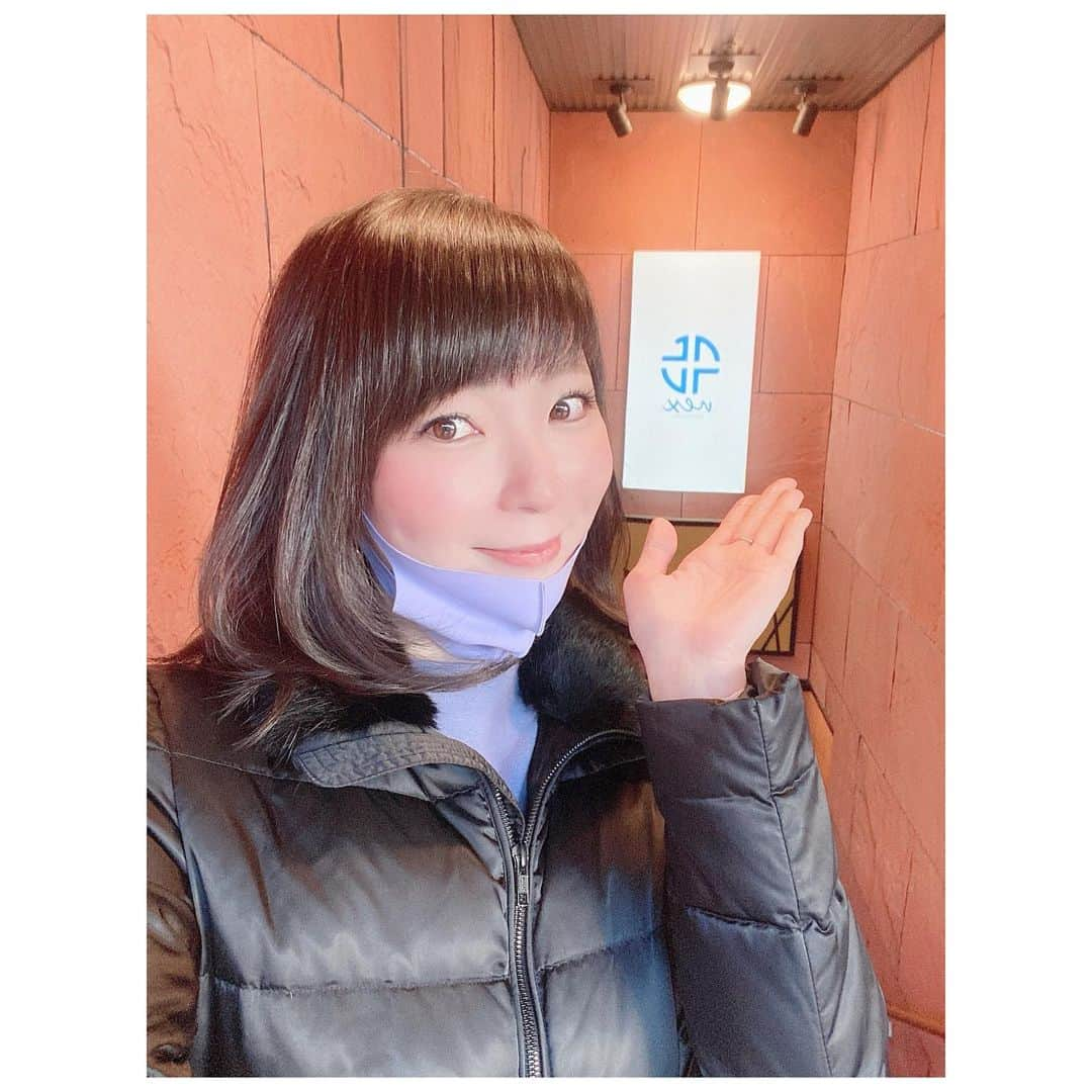 扇けいさんのインスタグラム写真 - (扇けいInstagram)「年末にいつもお世話になっている @nex.the_salon さんへ💛 担当は @kenichinishidaramsoe さん😊✨ 透明感カラーにつるっつるの触り心地、相変わらず最高でしたー！！😳✌️」1月14日 20時46分 - kei.ohgi