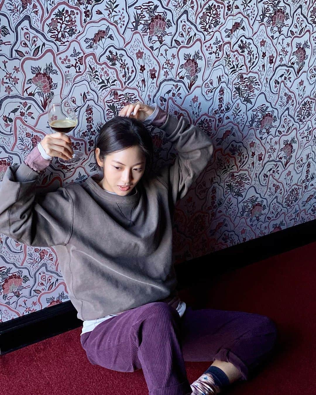 パン・ソヨンのインスタグラム：「. 마음이 든든하다  있는 모습 그대로 하고싶은걸 잘 해나가 보자고 말하는 사람들 반소는 역시 반소반소하지 😏👍 #2021#우리#잘지내봐요#린브랜딩」