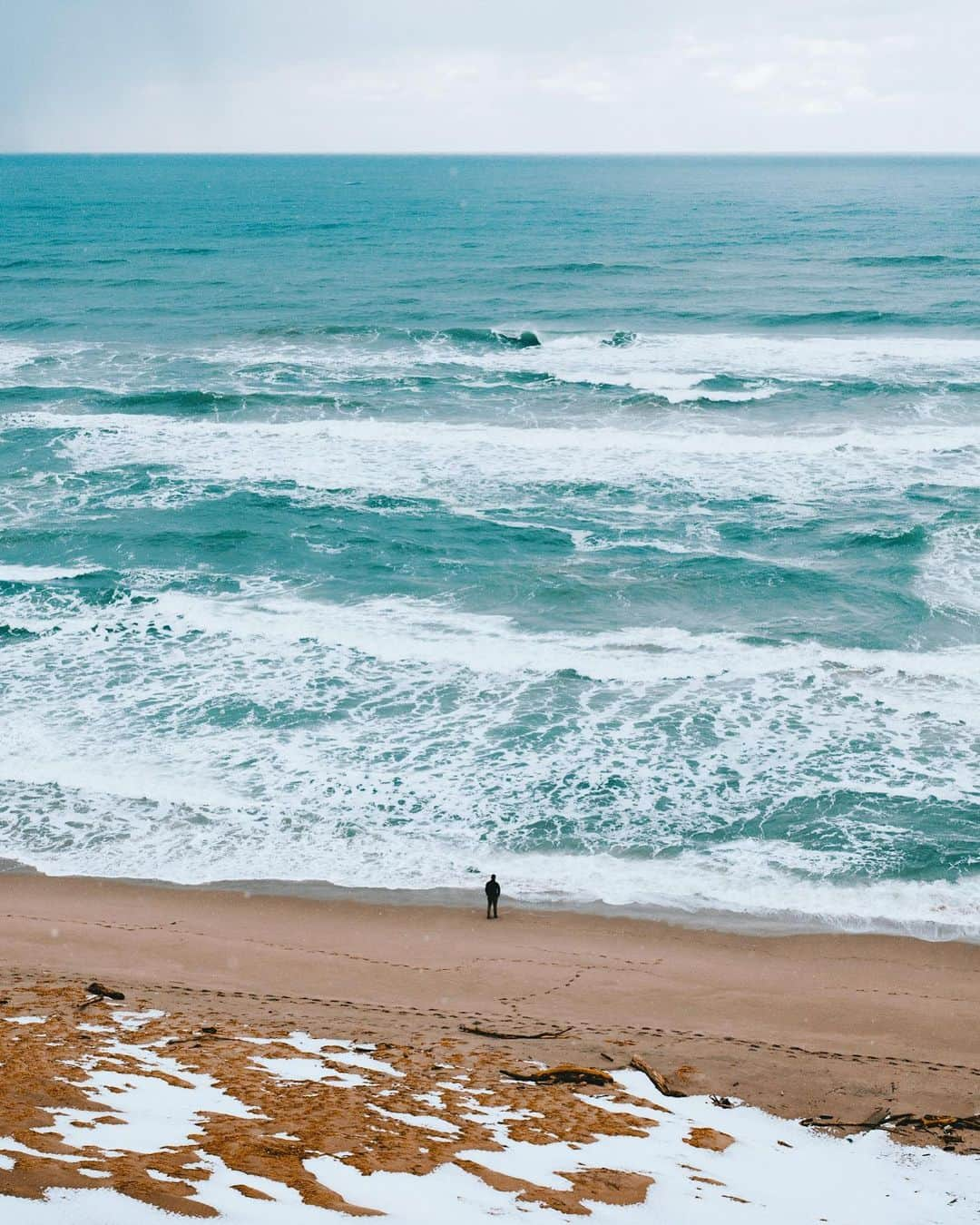 shinichi38のインスタグラム：「﻿ ﻿ Overcome rough waves 🌊﻿ ﻿ ﻿」