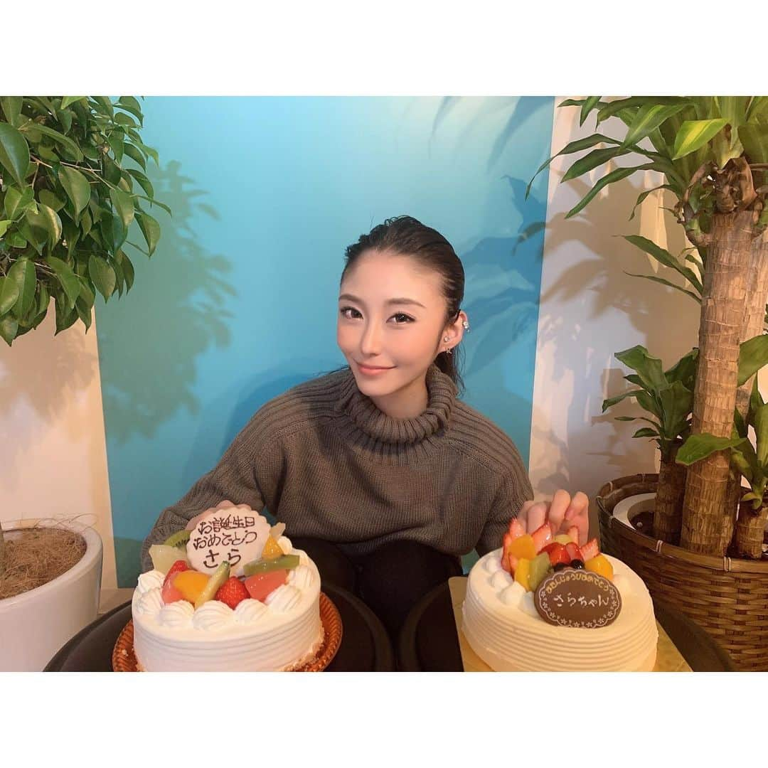 赤嶺紗羅のインスタグラム：「2021/01/13🎂 26歳になりました〜🎊 　 皆さまお祝いのお言葉嬉しいです🙏 本当にありがとう😭💓 　 ヨガ🧘‍♀️にサロンに…好きな事ばかり 相変わらず自由人突っ走ってますが👈笑 　 💎 @ciel.salon 💎 　 こんな私ですが今後とも宜しくお願い致しまーーーーす❣️ 　  　   #diet #fitnessgirl #japanesegirl #outfitoftheday #yoga #japanese #japanesegirl #足痩せ #美脚 #誕生日ケーキ #ヨガ大阪 #メンズ脱毛 #ホットヨガ #ヨガ #メンズエステ #ヨガインストラクター #痩せる #ボディメイク #全米ヨガアライアンス #美容好きな人と繋がりたい #ヒゲ脱毛 #長居 #ダイエット #サロン経営 #誕生日 #26歳 #お祝いありがとうございます #20210113」