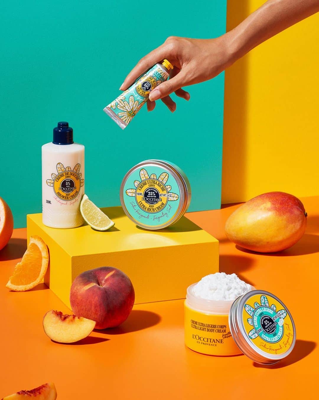 ロクシタンのインスタグラム：「Winter days can be grey and leave your skin feeling dry so our Shea range is here to help! With their spirit boosting smell and intense moisturizing power, get healthier-looking skin instantly in every step of your skincare routine. ✨🙌  #HappyShea #Shea #skincare #naturalbeauty #LOccitane」