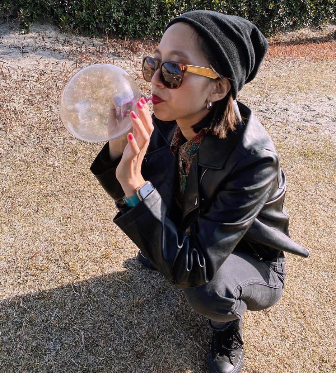 のインスタグラム：「お気に入りの服たち🤍🖤🤍  #宮崎#南国#miyazaki#myzklife  #japantrip#海#旅行記 #旅行写真 #日本旅行 #朝日#海#beach#ビーチ#旅行#田舎暮らし #南国暮らし#ボブ#ショートボブ#古着#ワコマリア#wacomaria」