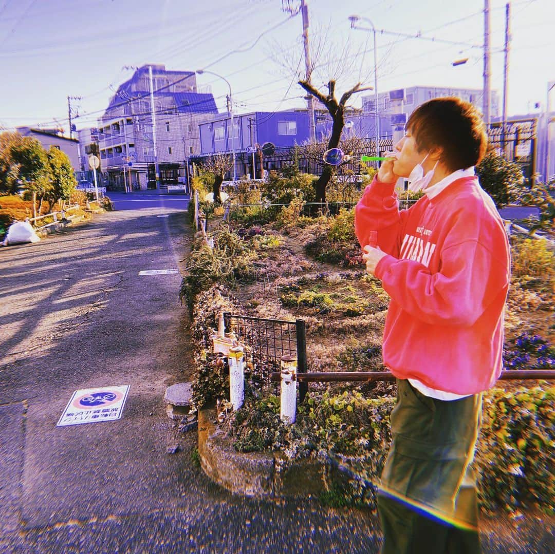 堀内将人さんのインスタグラム写真 - (堀内将人Instagram)「しゃぼん玉に頼っちゃった。てへへ。 #さんだる #ホリプロコム #ホリプロ #しゃぼん玉 #シャボン玉 #おもしろ荘 #爆笑ヒットパレード #そうこうじ #さんだるのそー #そこじん #そじん #そさん」1月14日 21時03分 - m7s1t_horiuchi