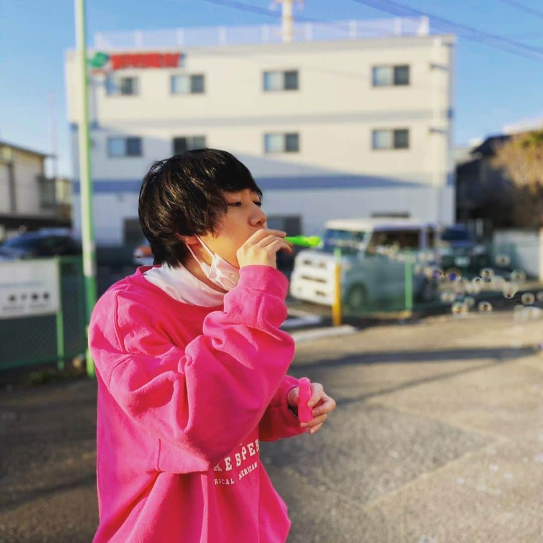 堀内将人さんのインスタグラム写真 - (堀内将人Instagram)「しゃぼん玉に頼っちゃった。てへへ。 #さんだる #ホリプロコム #ホリプロ #しゃぼん玉 #シャボン玉 #おもしろ荘 #爆笑ヒットパレード #そうこうじ #さんだるのそー #そこじん #そじん #そさん」1月14日 21時03分 - m7s1t_horiuchi