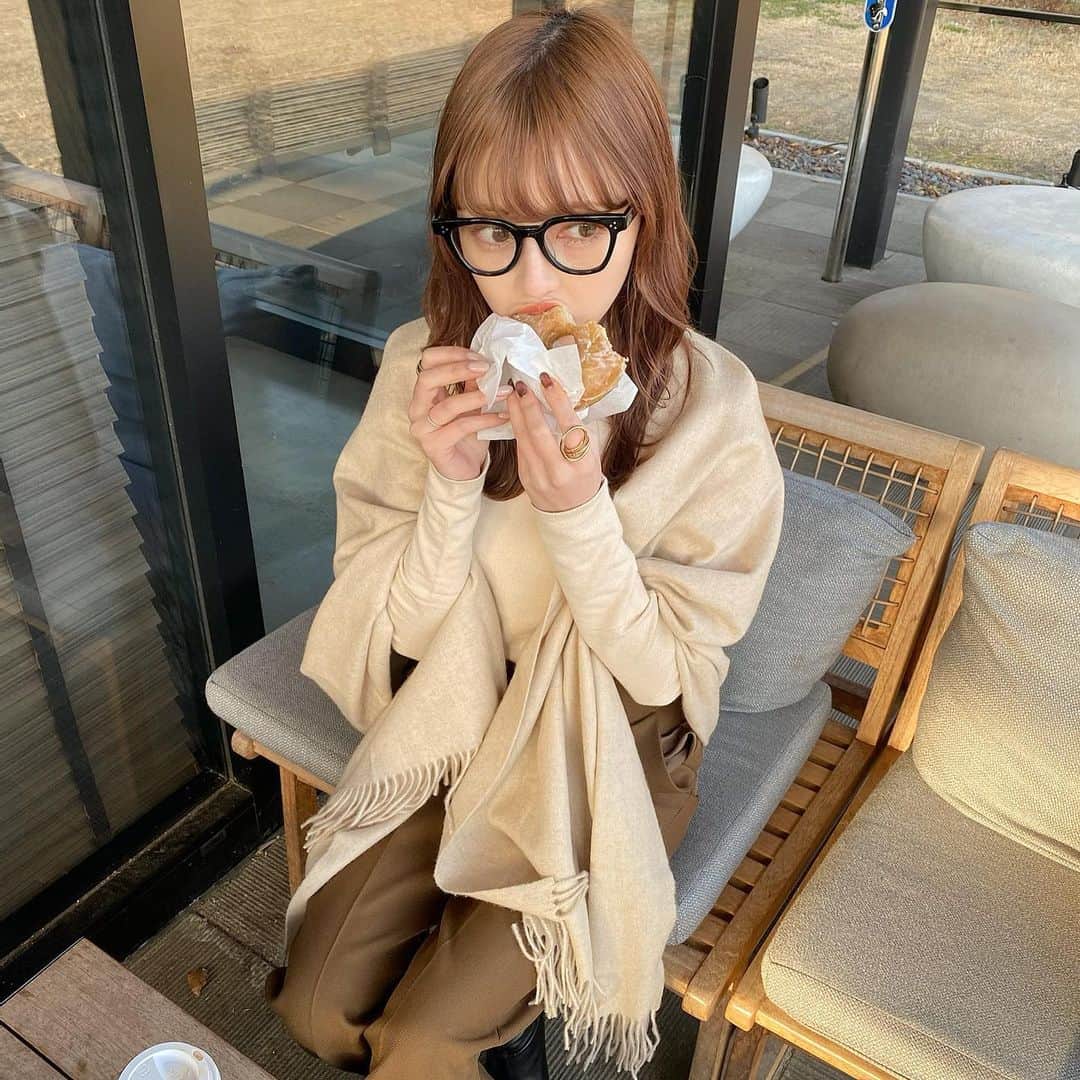 のインスタグラム：「ドーナツ本気食い🍩」