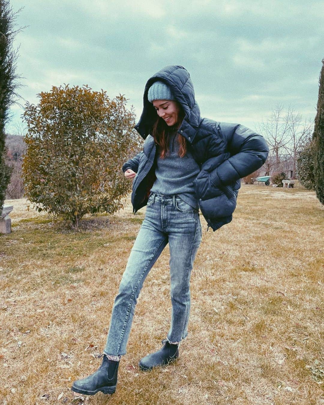 マチルダ・ルッツのインスタグラム：「I'm laughing at clouds So dark, up above The sun's in my heart And I'm ready for love... #vitadicampagna」