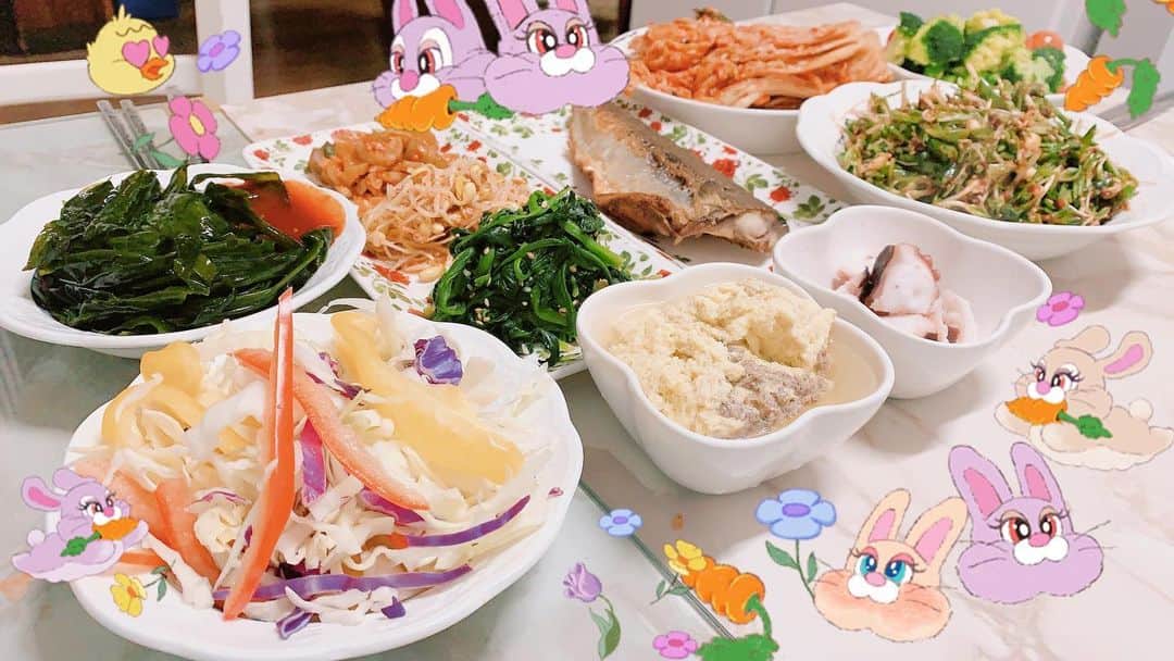 ジエンのインスタグラム：「🥕🥦사랑하는 엄마 밥 👨‍👩‍👦‍👦」