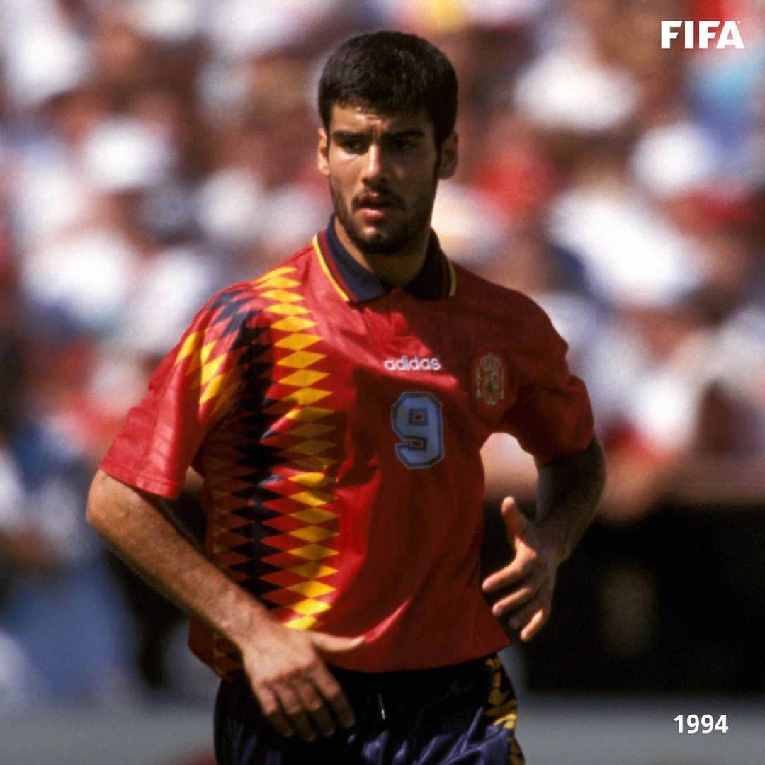 FIFAワールドカップさんのインスタグラム写真 - (FIFAワールドカップInstagram)「1994 #ThenAndNow 2021  Magic midfielder • Masterful manager  The Pep Guardiola evolution.  #WorldCup  @sefutbol」1月14日 21時14分 - fifaworldcup