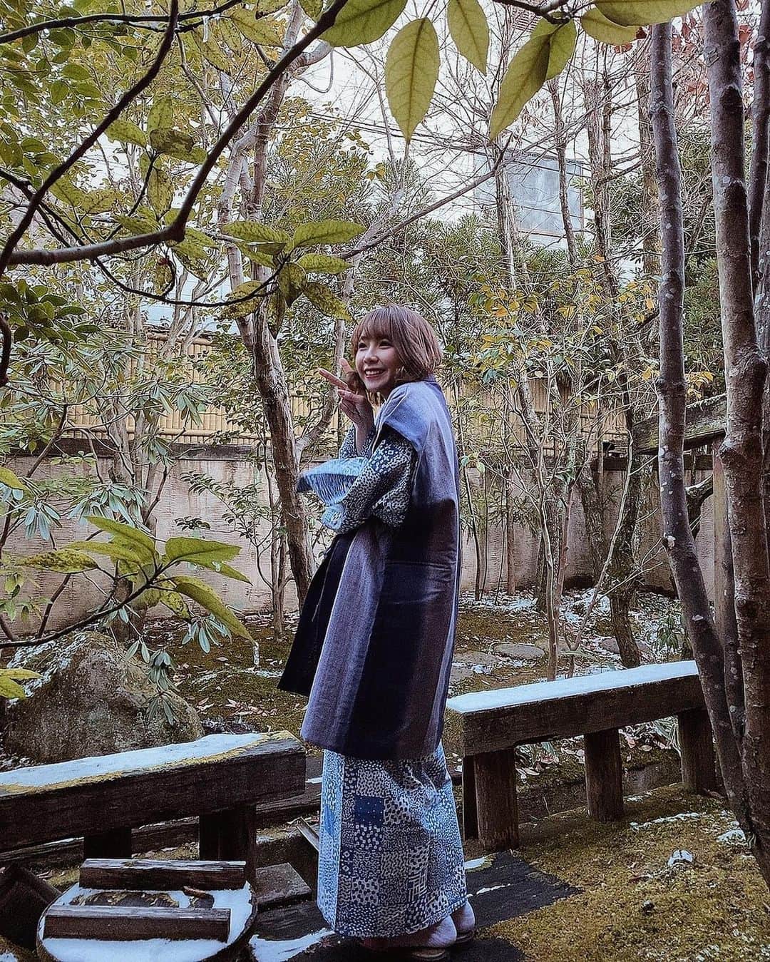 MIYUのインスタグラム：「前に行った家族旅行での写真♩﻿ ﻿ ﻿ 旅館の楽しみ、浴衣〜👘✨﻿ 何枚目がいいですか〜〜？？☺️(笑)﻿ ﻿ ﻿ ﻿ 寒くて肩上がってます！(笑)﻿ ﻿ ﻿ 寒くなると﻿ 歩いている時に肩が上がるから﻿ 肩こりがね〜(笑)﻿ ﻿ ﻿ わかりますか？？😂😂﻿ ﻿ ﻿ ﻿ ﻿ 今日も1日お疲れ様でした✨﻿ 明日も頑張りましょうね♩﻿ ﻿ ﻿ ﻿ ﻿ #オリックス #Bs2020 #BsGirls #オリ姫﻿ #野球 #プロ野球 #オリックスバファローズ #超革新系﻿ #野球女子　#野球好き　#京セラドーム大阪　﻿ #家族旅行 #浴衣 #温泉﻿ #좋아요　#오오티디　#패션　#여행　#가족여행﻿ #baseball #ORIX #Buffaloes #BINNOVATION﻿ #MIYU #miyu_337  #🐼」
