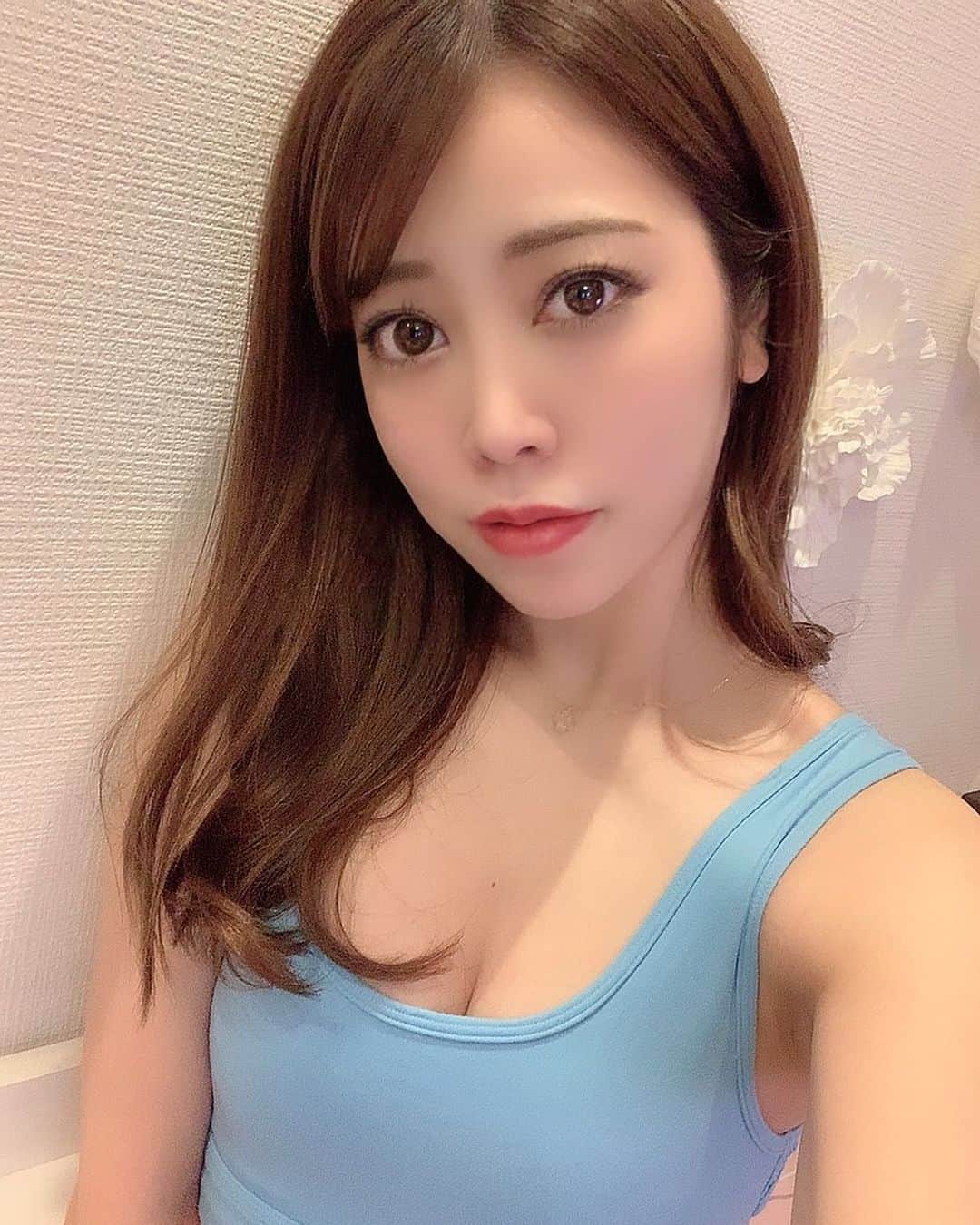 薄井美樹のインスタグラム：「．     少し前からなんだけど ヨガのインストラクターになりたくて RYT200の資格取得を目指して 頑張ってます🧘‍♀️💕  早くみんなに教えられる日が きますようにー🥺✨    ．」