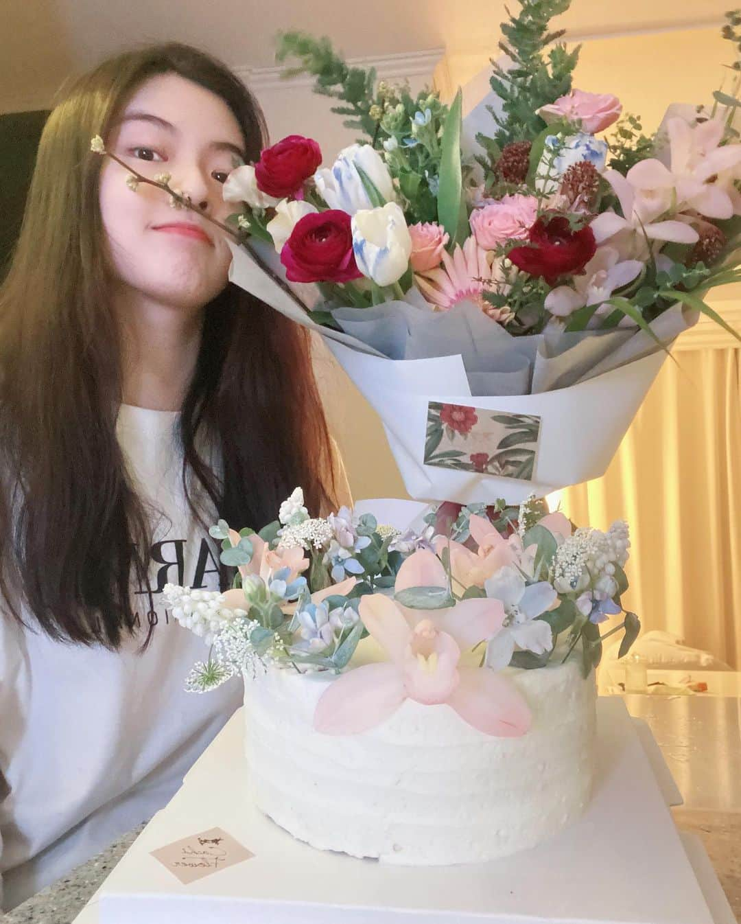 イ・ソンビンさんのインスタグラム写真 - (イ・ソンビンInstagram)「💐 꺅!! 💐 감사하옵니다!!🥺😭」1月14日 21時23分 - sunbin_eyesmag