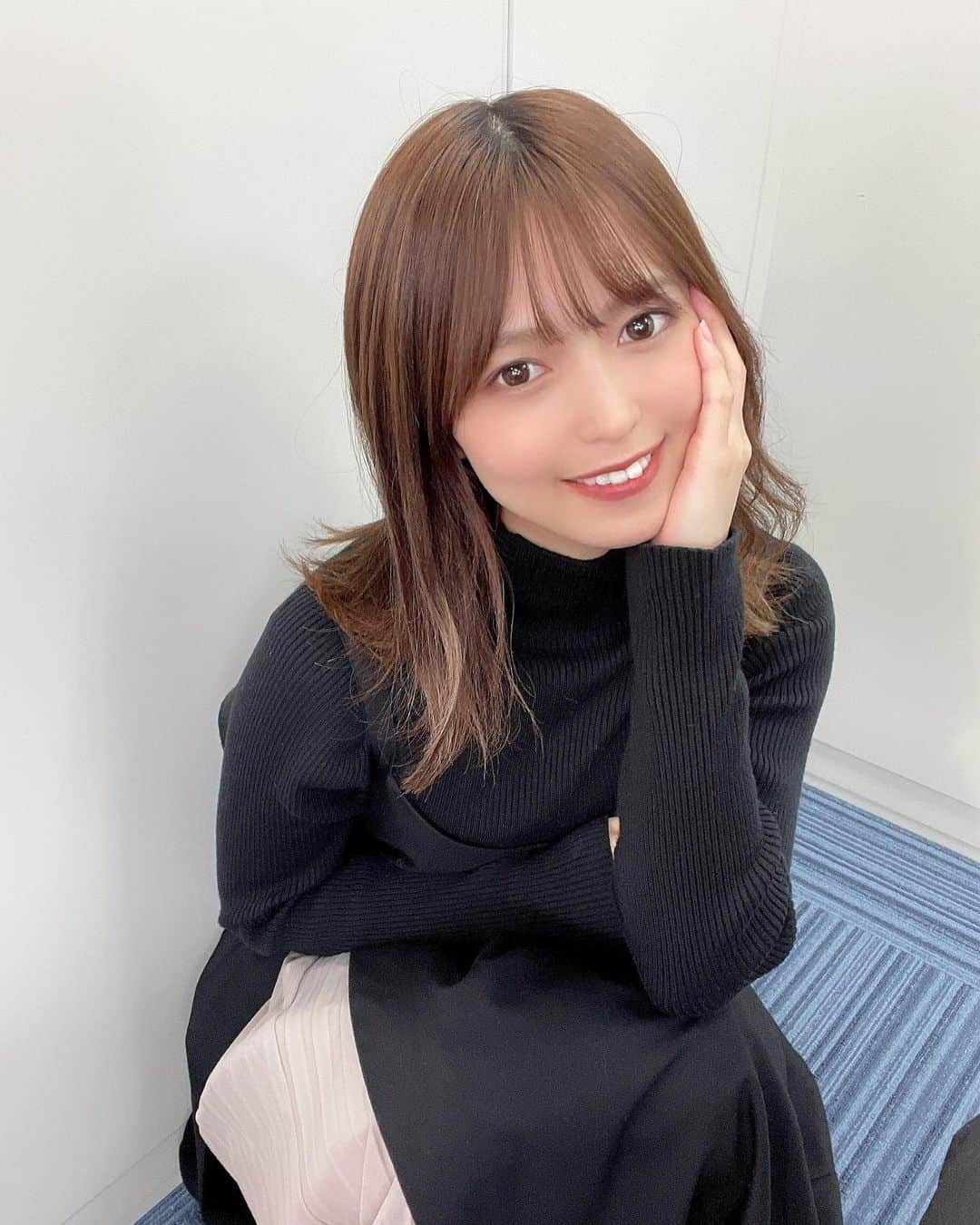 新井椎夏さんのインスタグラム写真 - (新井椎夏Instagram)「早く髪染めなきゃ、、」1月14日 21時23分 - elsy_shiina