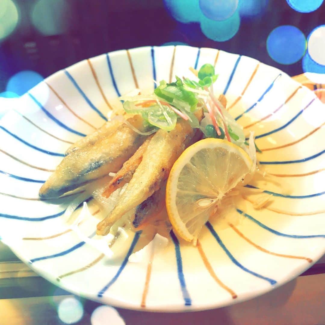うまかもん九州料理 九州魂天王寺店のインスタグラム：「まいど九州魂（くすだま）天王寺店です！  本日のお通しは、きびなごの南蛮漬けでした！  今日は少し暖かかったですね！  明日、寒かったらモツ鍋ですよね！  ご来店、お待ちしてま〜す！  #阿倍野居酒屋 #阿倍野グルメ #天王寺グルメ #もつ鍋とハイボール #馬刺しと焼酎 #炭火焼きと焼酎」