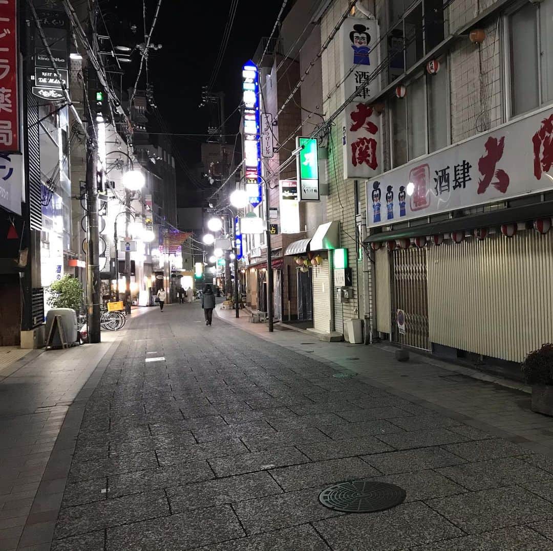 中野耕史さんのインスタグラム写真 - (中野耕史Instagram)「午後9時の東門街。。 ふんばろう神戸！！！ #緊急事態宣言」1月14日 21時33分 - nakanocozy
