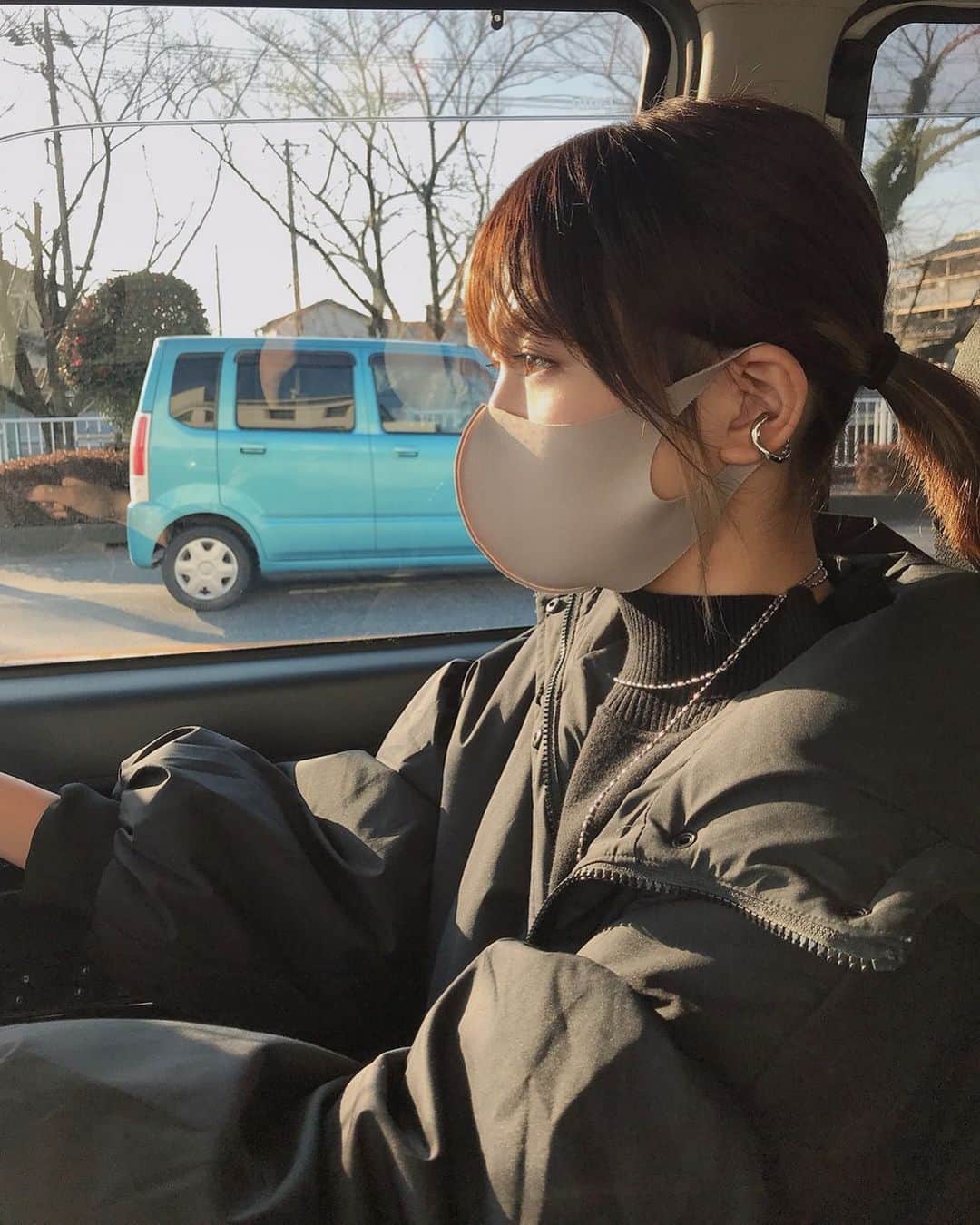 原あやののインスタグラム：「湘南乃風 流しながら走る海沿いマダー？  #イメージです  #運転#車#初心者 #経験値あげてこ #ドライブ#多分好きになる#予定 #横顔多いな」