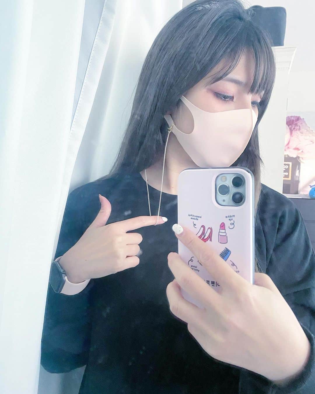 五位渕のぞみのインスタグラム：「#マスクチェーン や可愛いマスクget🥰❤️ @zozotown ㅤㅤㅤㅤㅤㅤㅤㅤㅤ  ✅apres jour  #アプレジュール ロゴマスク3点セット 【ZOZOTOWN限定アイテム】 モカ / FREE ¥990 ㅤㅤㅤㅤㅤㅤㅤㅤㅤ ✅ who’s who Chico #ファンデーションマスク /収納ポーチ付き ライトピンク / FREE ¥1,650 ㅤㅤㅤㅤㅤㅤㅤㅤㅤ ✅ who’s who Chico コードマスクストラップ ホワイト / FREE ¥1,650 ㅤㅤㅤㅤㅤㅤㅤㅤㅤ ✅ who’s who Chico パールビーズマスクストラップ ホワイト / FREE ¥2,420 ㅤㅤㅤㅤㅤㅤㅤㅤㅤ ✅ WEST CLIMB MULCH MASK CASE #マスクケース  バイ エコロジープロダクツ その他3 / FREE （リップ柄）¥990 ㅤㅤㅤㅤㅤㅤㅤㅤㅤ  #whoswhoChico @whoswhochico #apresjour @apres_jour #WESTCLIMB @westclimb_official ㅤㅤㅤㅤㅤㅤㅤㅤㅤ ㅤㅤㅤㅤㅤㅤㅤㅤㅤ マスクチェーン今日初めて使ってみたけど 使いやすくて感動😭💓 ㅤㅤㅤㅤㅤㅤㅤㅤㅤ どんなサイズにも取り付けが自由自在だし、 マスクなくす心配もないし毎日使おっと🥰❤️ ㅤㅤㅤㅤㅤㅤㅤㅤㅤ ㅤㅤㅤㅤㅤㅤㅤㅤㅤ ㅤㅤㅤㅤㅤㅤㅤㅤㅤ ㅤㅤㅤㅤㅤㅤㅤㅤㅤ 🌈tops #9unq （#クアンク） @9unq.official @cchan_fee4 ㅤㅤㅤㅤㅤㅤㅤㅤㅤ 📱iphoneケース ひよんちゃんプロデュースの#Twinsh 💋  ㅤㅤㅤㅤㅤㅤㅤㅤㅤ ㅤㅤㅤㅤㅤㅤㅤㅤㅤ ㅤㅤㅤㅤㅤㅤㅤㅤㅤ  ㅤㅤㅤㅤㅤㅤㅤㅤㅤ ㅤㅤㅤㅤㅤㅤㅤㅤㅤ ㅤㅤㅤㅤㅤㅤㅤㅤㅤ ㅤㅤㅤㅤㅤㅤㅤㅤㅤ  ㅤㅤㅤㅤㅤㅤㅤㅤㅤ ㅤㅤㅤㅤㅤㅤㅤㅤㅤ  #フーズフーチコ #ひよん #ひよみ #ひよんプロデュース #ひよんちゃんプロデュース #洗えるマスク #マスク #マスク女子 #オシャレマスク #mask #마스크 #패션스타그램 #데일리 #ootd #코디 #coordinate #도쿄 #インフルエンサー #インスタグラマー」