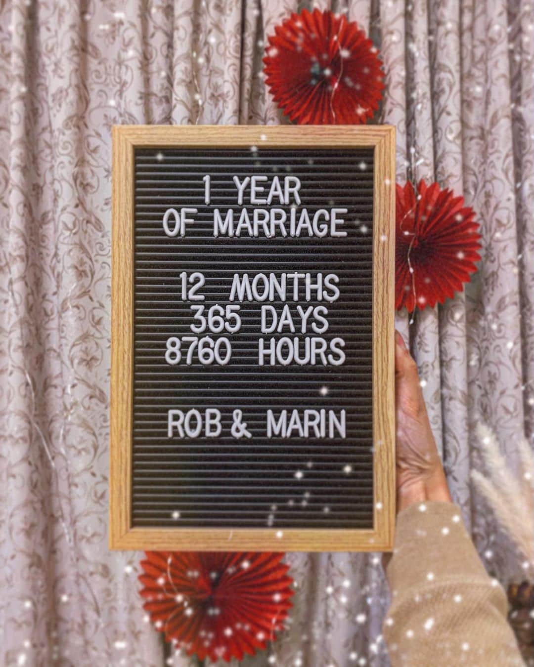 MARINさんのインスタグラム写真 - (MARINInstagram)「𝐻𝑎𝑝𝑝𝑦 1𝑠𝑡 𝑎𝑛𝑛𝑖𝑣𝑒𝑟𝑠𝑎𝑟𝑦 ꨄ 昨年末結婚記念日をむかえました🌹 1年おめでとう♡ 1年ありがとう♡ ひっそり、たっぷりふたりでお祝いしました。 タイムラグあるけど載せます♡ Thank you for being such a wonderful husband and to me, you're the best man ever ‼︎ I L♡VE You more and more each day as time goes by🥰 . . #結婚記念日 #anniversary #marriedcouple #marriedlife #firstanniversary #国際結婚 #国際カップル #2019」1月14日 22時18分 - _baby.f.marin_
