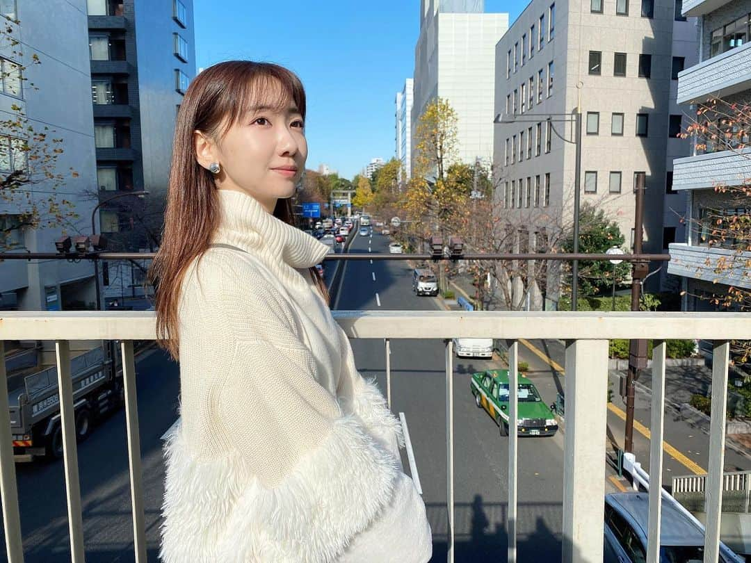 柏木由紀さんのインスタグラム写真 - (柏木由紀Instagram)「. 美人百花2月号📖💐 発売中です！  ワンマイルコーデスナップ📷 おうちコスメ、持ち歩きメイクポーチなど！ 誌面に出させていただいてます。  ぜひお手に取っていただけたら嬉しいです☺️✨  #美人百花 @bijinhyakka」1月14日 22時14分 - yukikashiwagi_official