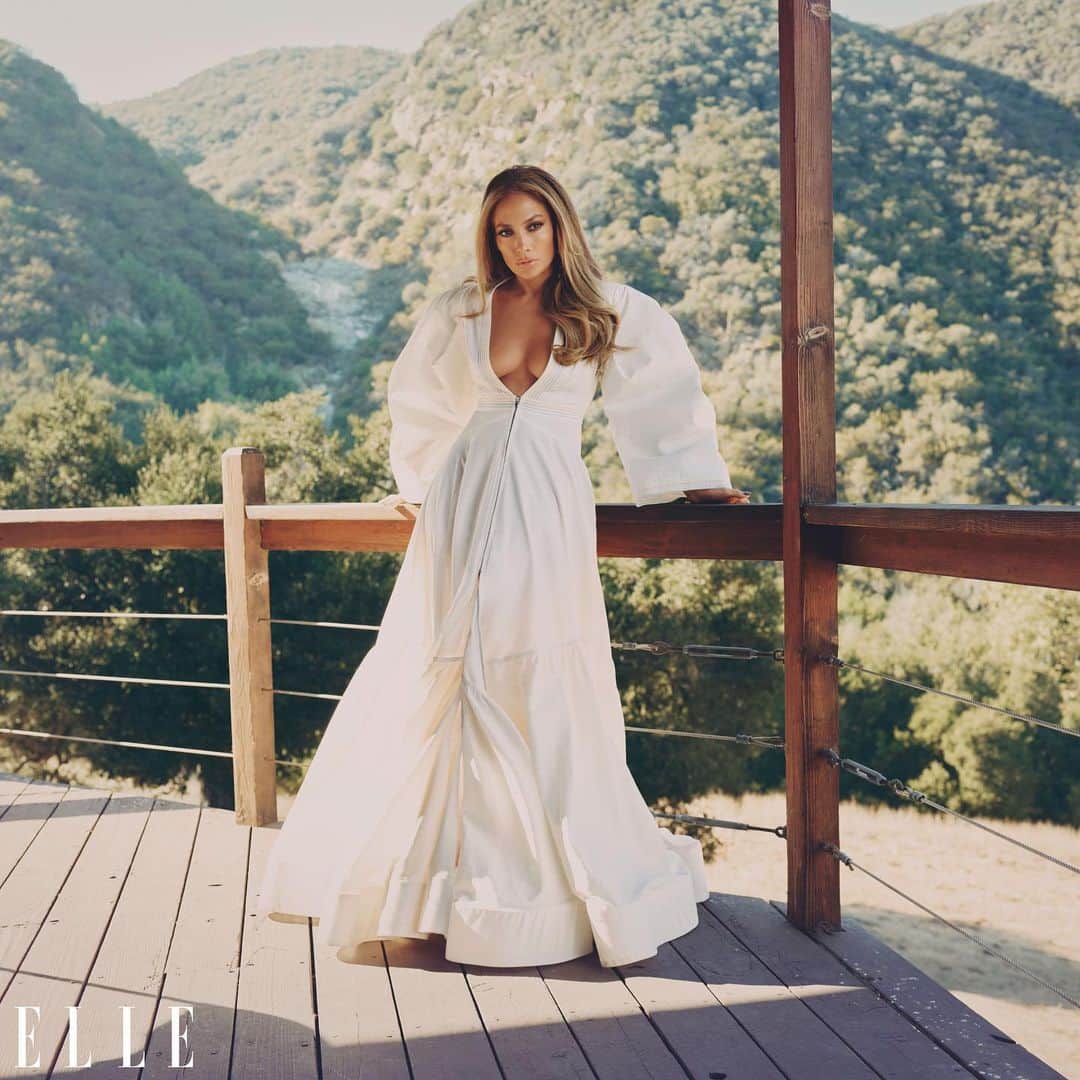 ELLE Magazineさんのインスタグラム写真 - (ELLE MagazineInstagram)「@jlo and @arod were supposed to get married last year in Italy, plans that were put on hold due to the COVID-19 pandemic. “We postponed the wedding twice. We had planned what we really, really wanted to do, [but] I don’t know if we’ll be able to re-create that,” Lopez says. “We canceled it, and since then we haven’t really talked about it. There’s no rush. We want to do it right when we can do it.” Click the link in bio for the full cover story.  ELLE February 2021⁣⁣ Photographer: @micaiahcarter⁣⁣ Stylist: @alexwhiteedits⁣⁣ Writer: @geometricsleep⁣⁣ Hair: @chrisappleton1⁣⁣ Makeup: @scottbarnescosmetics⁣⁣ Manicure: @tombachik」1月14日 22時20分 - elleusa