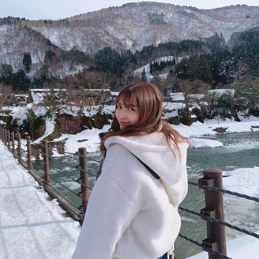 太田里織菜のインスタグラム：「. . すき？🤍 . . #らぶどる #岐阜 #岐阜観光 #白川郷 #岐阜白川郷」