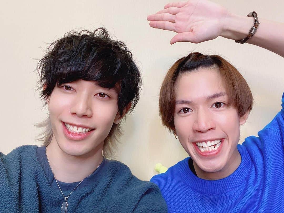 寺島圭亮のインスタグラム：「質問コーナーありがとうございました✨ 笑い過ぎて喉枯れました。 今日の質問コーナーは後日アップされるのでぜひ見て下さい！ 俺のVLOGの方ではカメラの回ってない時の素の状態の方をアップします！ たらきゅうみてぇな顔してんなぁ🥴」