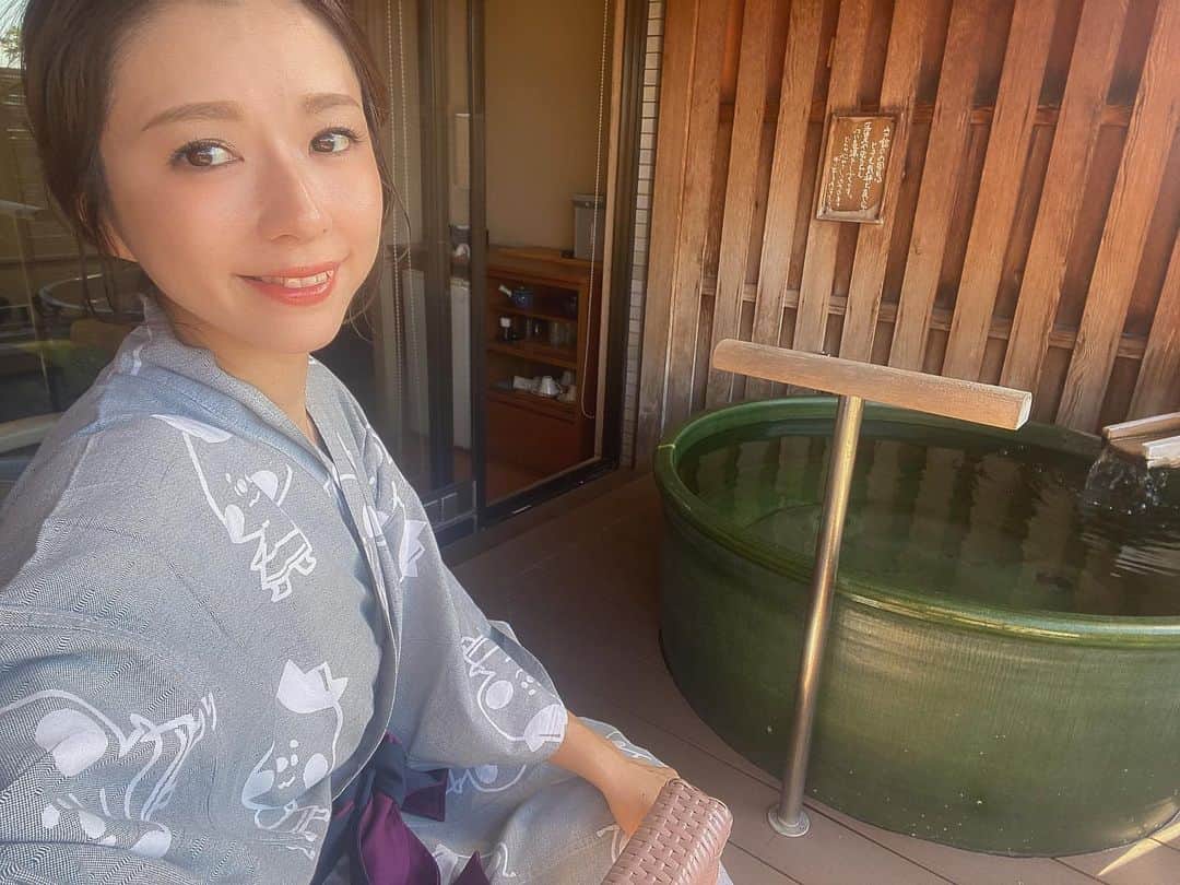 のインスタグラム：「#過去pic   撮影の思い出投稿📸  愛媛県の #道後温泉 にある #道後プリンスホテル の撮影のお仕事へ♨️  道後プリンスさんでの撮影はこれが2回目。  同じお宿さんで再び撮影させてもらえるって 有難いことだし、とても嬉しいこと。  着用してる浴衣は実は道後プリンスホテルの オリジナルキャラクターである #ゆたま王子 の柄なの🥰 ＿＿＿＿＿＿＿＿＿＿＿＿＿＿＿＿＿＿＿＿＿＿＿＿＿ #shooting #model #hotsprings #spa #onsen #japan #ehime #dogo #hotel #yukata #trip #travel #旅行 #旅 #温泉旅行 #温泉 #温泉旅館 #愛媛旅行 #愛媛 #愛媛県 #道後 #宿 #浴衣 #ホテル #モデル #モデル撮影」