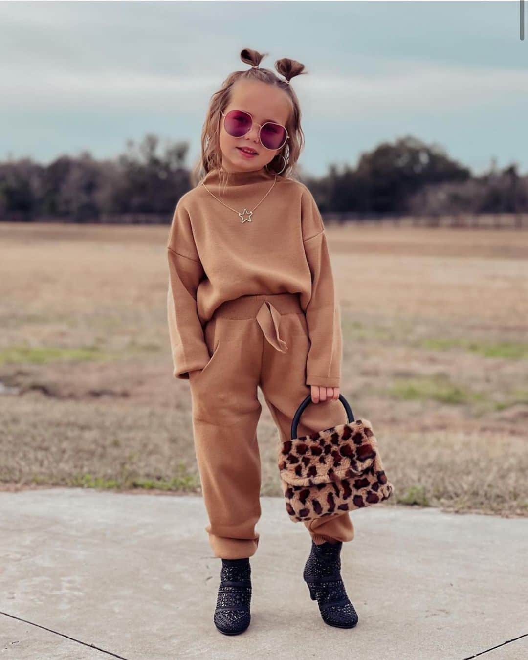 Kidz Fashionのインスタグラム：「By @river_n_rain #kidzfashion」