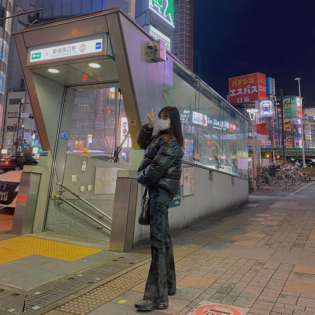 河崎みーなのインスタグラム：「🖤🖤🖤 . .」