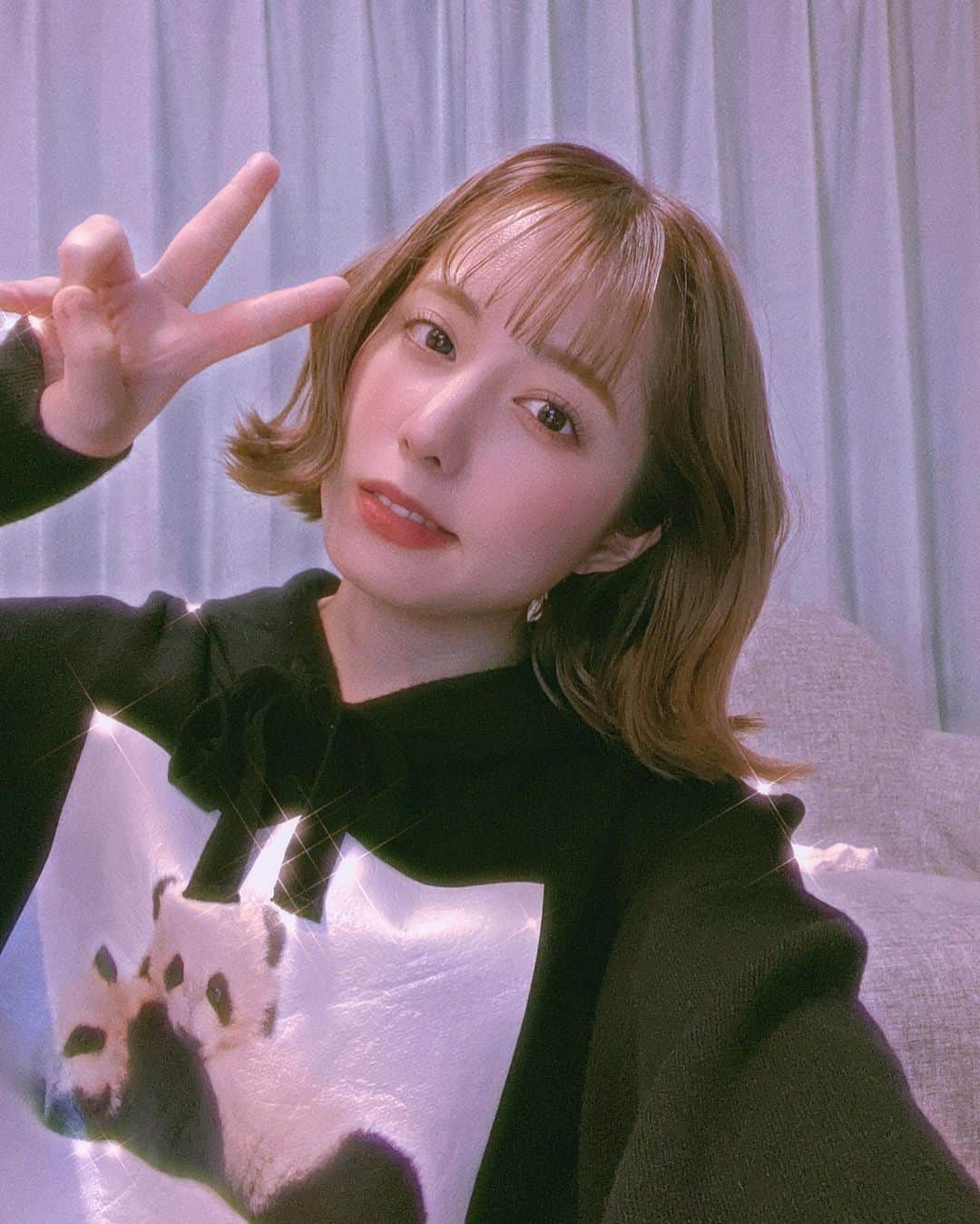 前田美里のインスタグラム：「今日も1日お疲れ様でした。(パンダ) . .  #木曜日 #ZARA #自撮り #photo #ショート #ボブ #ファインダー越しの私の世界 #被写体 #写真好きな人と繋がりたい  #おうち時間 #stayhome #写真 #ヲタク #櫻坂46 #欅坂46 #日向坂46 #フォロー #フォロワー募集中  #idol #fashion #japanesegirl #follow #followme #좋아요 #팔로우미 #팔로미 #오오티디」