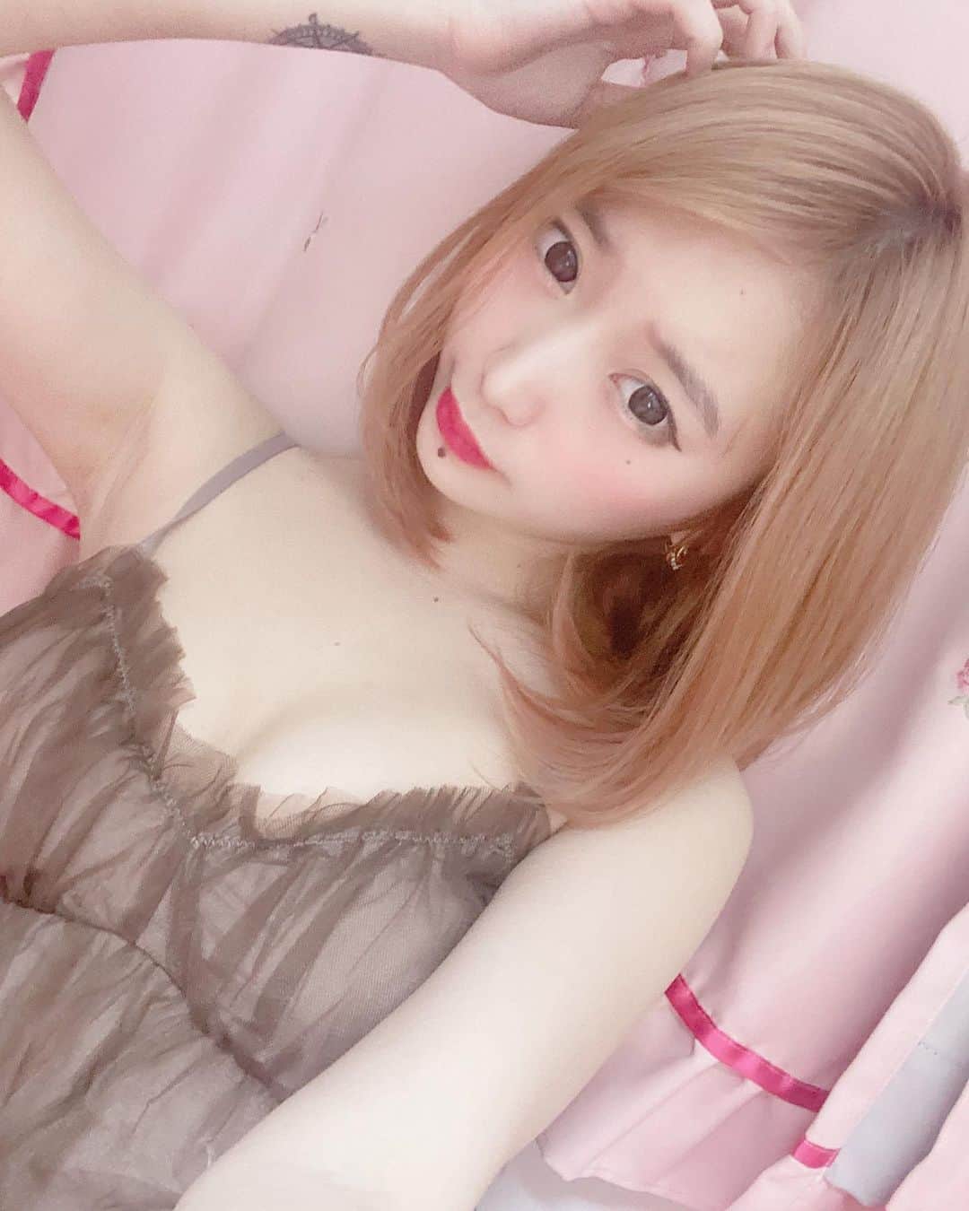 麻衣愛のインスタグラム：「前髪伸ばそうかな」