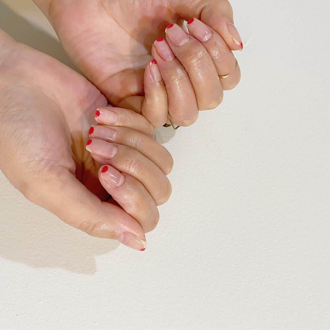 Kana Kobayashiさんのインスタグラム写真 - (Kana KobayashiInstagram)「#可愛い #ネイル #ネイルデザイン #赤 #nails #シンプルネイル」1月14日 22時59分 - anela_kana