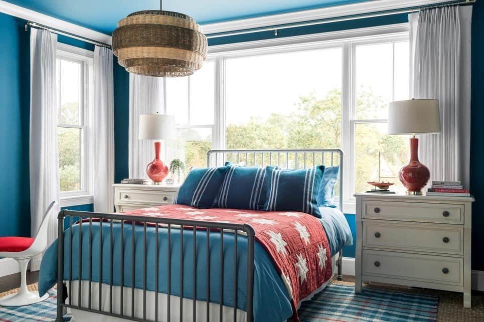 HGTVさんのインスタグラム写真 - (HGTVInstagram)「Discover unexpected color inspiration from the classic Americana palette with a coastal spin inside HGTV Dream Home 2021. 😍 ⁠⠀ ⁠⠀ See more of this year's Delightfully Daring Color Collection at our #LinkInBio 🎨⁠⠀ ⁠⠀ #HGTVDreamHome」1月14日 22時59分 - hgtv