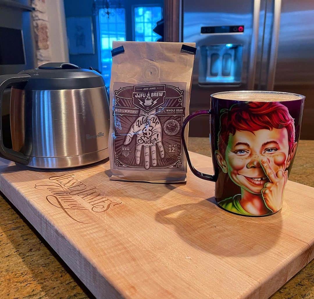 ウエストコーストチョッパーズのインスタグラム：「Have you tried your @jjfubrew yet??  Everyday for me!!  First batch of 500 bags sold out Fast Fast!   But I know the shop Boss Ladies are working on another bigger batch.  Follow @jjfubrew for updates when it’s ready!  https://www.jjfubrew.com/shop  #jessejames」