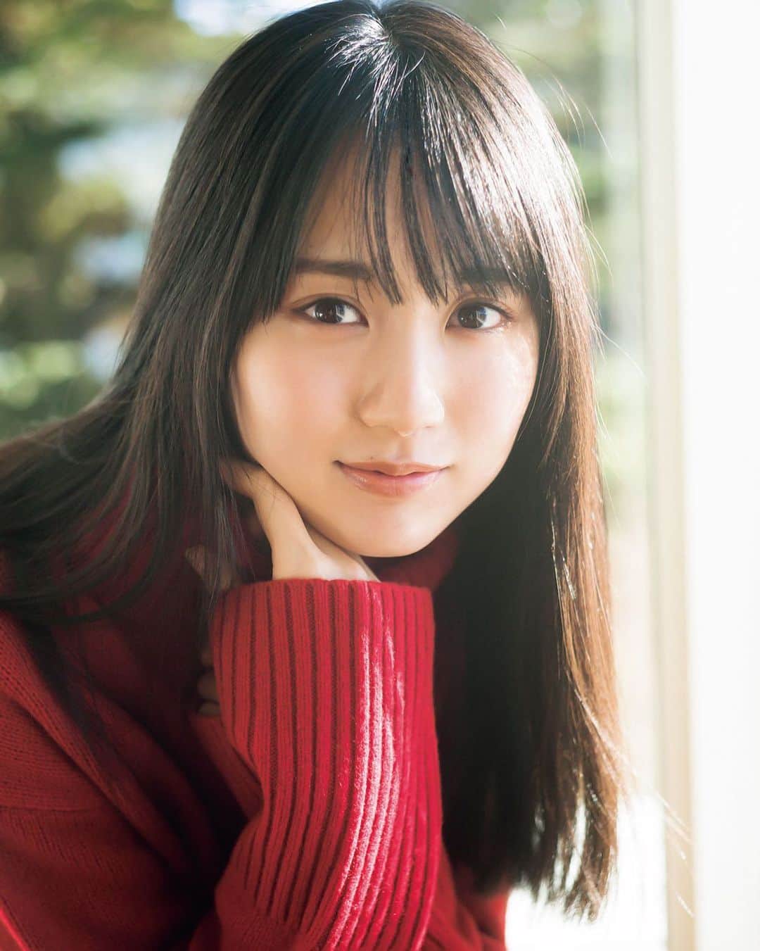 週刊少年マガジンのインスタグラム：「2021年1月13日(水)発売の「 #週刊少年マガジン 」7号は #乃木坂46 の4期生エース・ #賀喜遥香 さんを撮り下ろし！  撮影 / 細居幸次郎 スタイリング / 優哉 ヘアメイク / 田村直子 デザイン / 松本麻実（GROSVENOR design） 撮影協力 / ホテル湖龍」