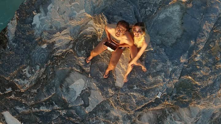 レナータ・ファンのインスタグラム：「Um vídeo lindo que @atilaabreu51 e eu temos, de 2016, em Turks and Caicos Island, Caribe. Este lugar é mágico! Simplesmente, de tirar o fôlego! Recomendo muito!  #tbt」