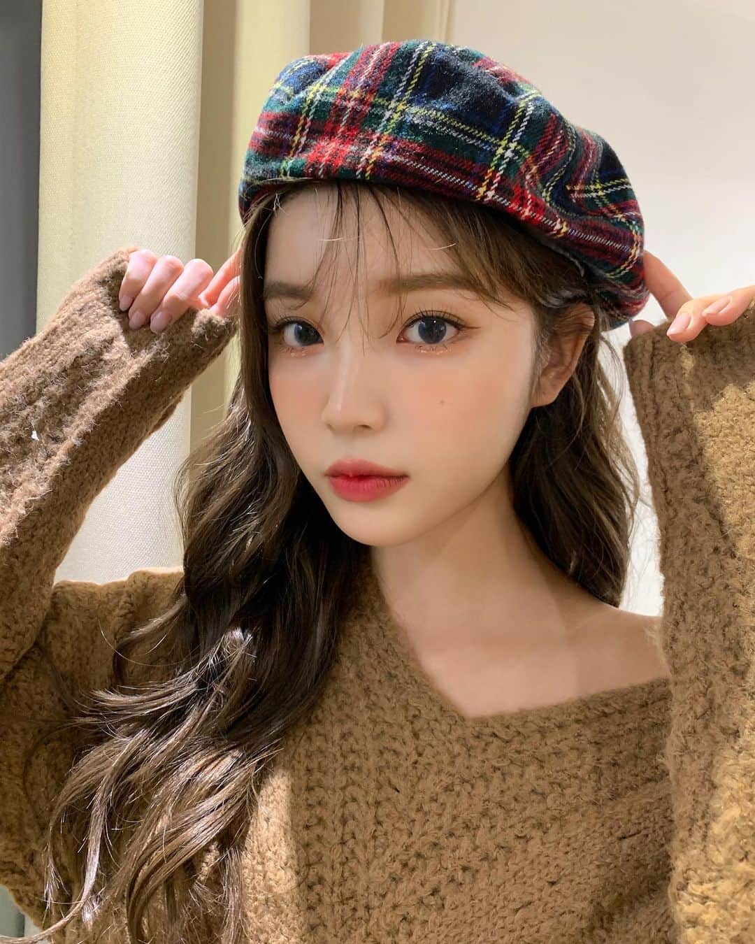 Chuuのインスタグラム：「구름 잔뜩 흐리지만🌤 그래도 쪼은 아침!! #chuu #chuuseoul」