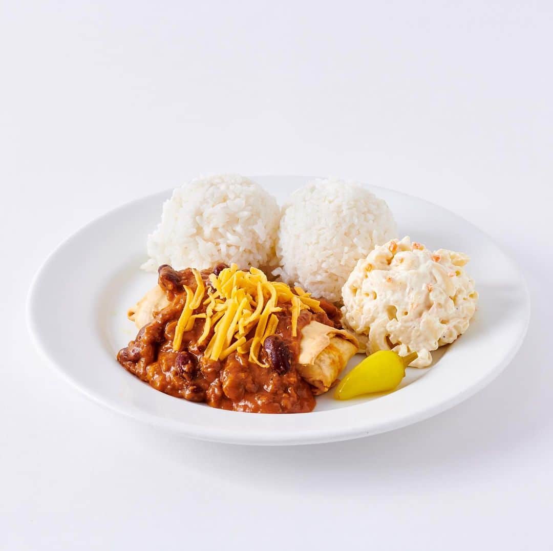 Zippy's Restaurantsのインスタグラム：「Yes, the Chili Burrito is still here. Joins us for one in our dine-in experience.」