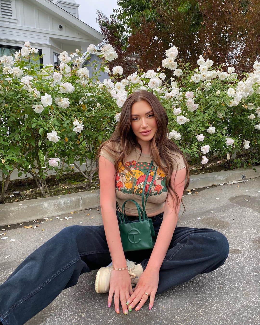 Anastasia Karanikolaouのインスタグラム：「happy birthday @fatherkels 😊 thanks for always taking my pics」