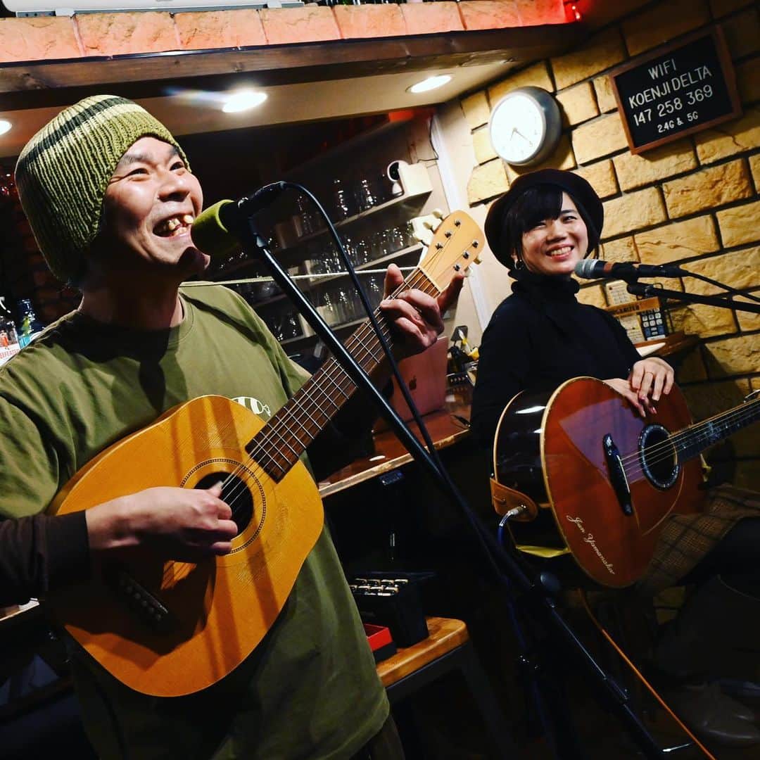 辻香織さんのインスタグラム写真 - (辻香織Instagram)「Caoli Cafe vol.20 ゲストは知久寿焼さん(ex.たま)小学生の頃からの憧れ、スターの知久さんと共演できて幸せでした。歌手冥利に尽きます。また一緒に歌える機会を楽しみに。これからも歌を続けます。  アーカイブ https://youtu.be/sleqeX8kgnU  #辻香織  #生配信番組  #Caoli Cafe  #高円寺三角地帯  #知久寿焼 #アーカイブは #youtube  #にありますよ」1月15日 1時02分 - tsujicaoli