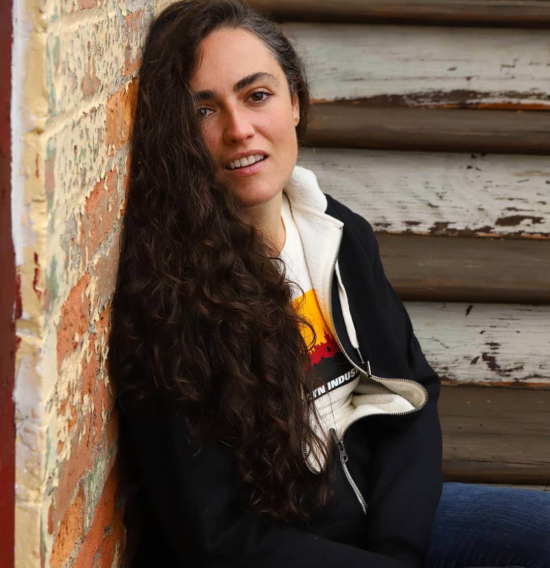 ブルックリンインダストリーズのインスタグラム：「Tess in the Unisex Sherpa Lined Hoodie, and Women's Skyline Logo Graphic T-Shirt. #brooklynindustries #liveworkcreate」