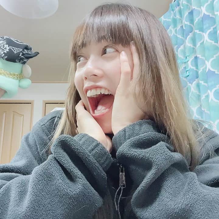のインスタグラム：「🤍 夜更かしはねむねむ。 ・ ・ いいものを作るって 大変だね。 ・ でも、感謝しかない。 ・ ・ 大好き🖤 ・ ・ ・ #1日1大好き #優美 #昭和感 #大好き #love #vegan」
